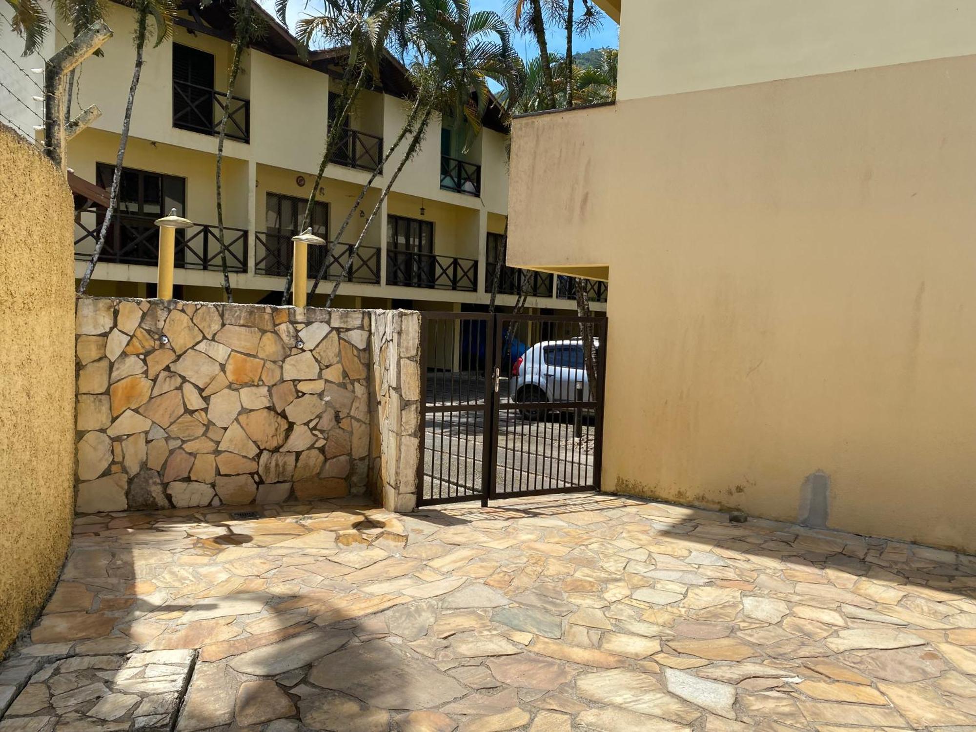 Triplex Piscina Churrasqueira Lava E Seca Wi-Fi E 2 Tvs Em Condominio Com 90M2 No Centro De Убатуба Екстер'єр фото